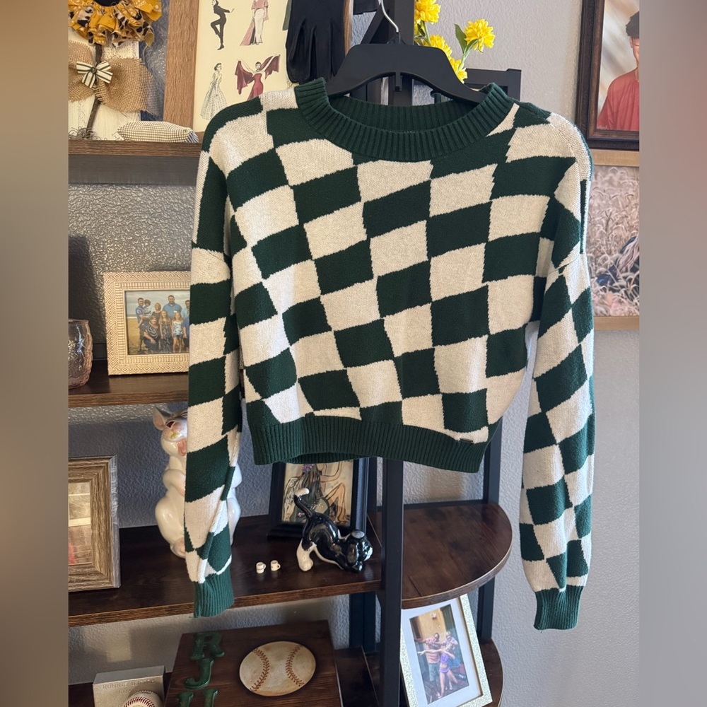 Hollister ⭐️⭐️ Size S, crop sweater.   Lightly worn, green and white checkered.